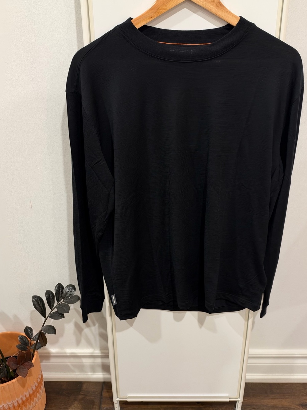 icebreaker Black 100% Merino Wool 150 Tech Lite Relaxed Long Sleeve Tee